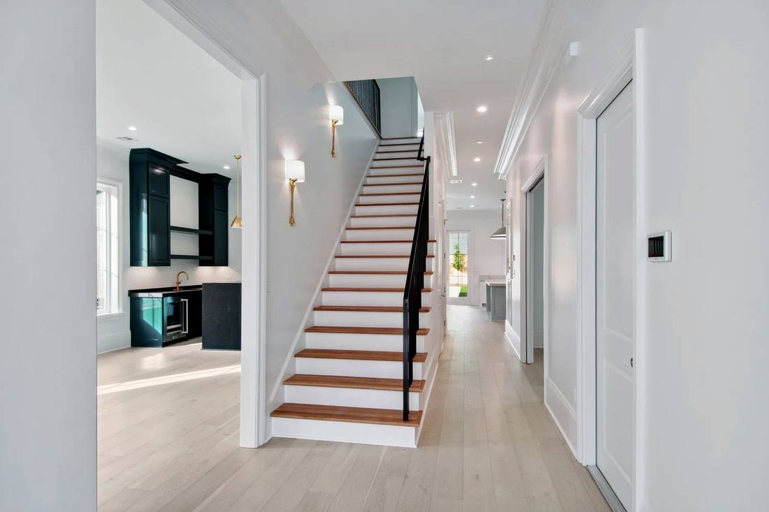 Light wood minimal staircase