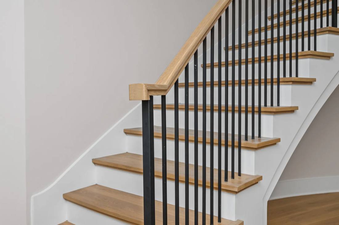 Tread and baluster detail
